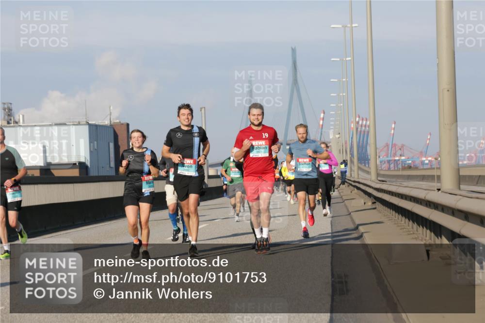 03.10.2025 - Köhlbrandbrückenlauf Jannik Wohlers http://msf.ph/oto/9101753 03.10.2025 09:49:10 Position 3 19 meine-sportfotos.de