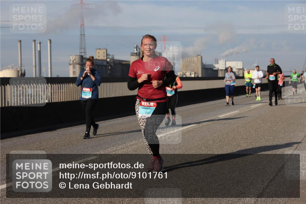 03.10.2025 - Köhlbrandbrückenlauf Lena Gebhardt http://msf.ph/oto/9101761 03.10.2025 10:11:42 Position 2 214 meine-sportfotos.de