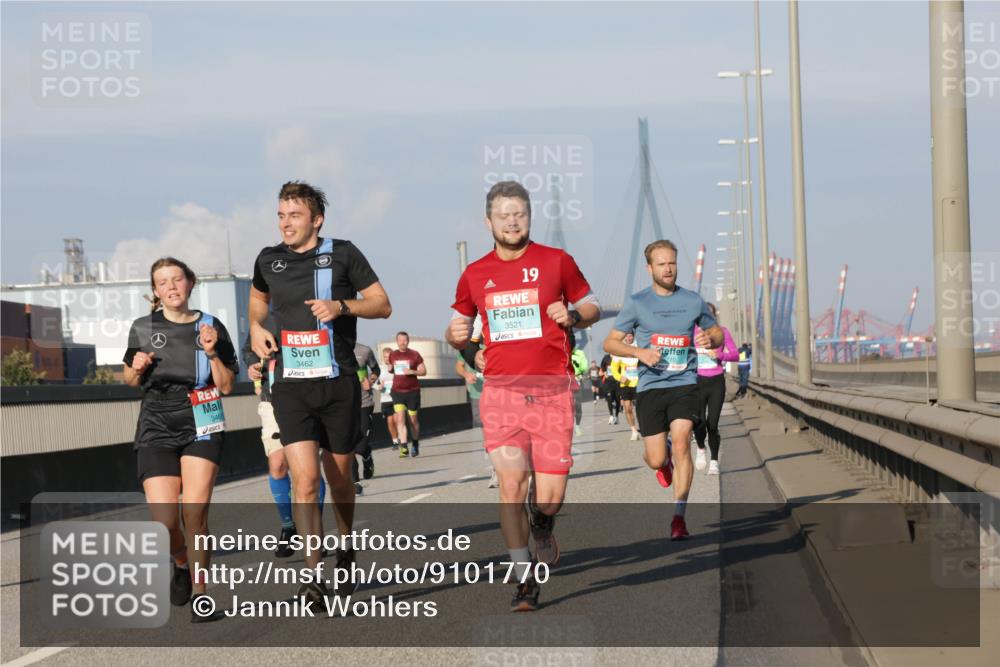 03.10.2025 - Köhlbrandbrückenlauf Jannik Wohlers http://msf.ph/oto/9101770 03.10.2025 09:49:12 Position 3 3462, 19, 3521, 710 meine-sportfotos.de