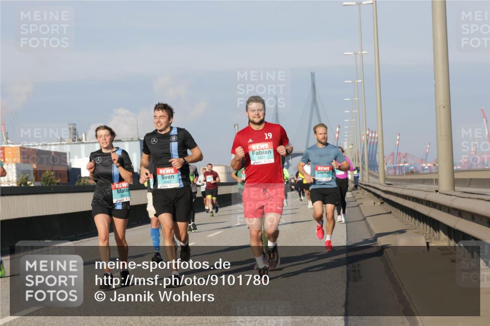 03.10.2025 - Köhlbrandbrückenlauf Jannik Wohlers http://msf.ph/oto/9101780 03.10.2025 09:49:12 Position 3 3465, 19, 3521, 3462, 3710 meine-sportfotos.de