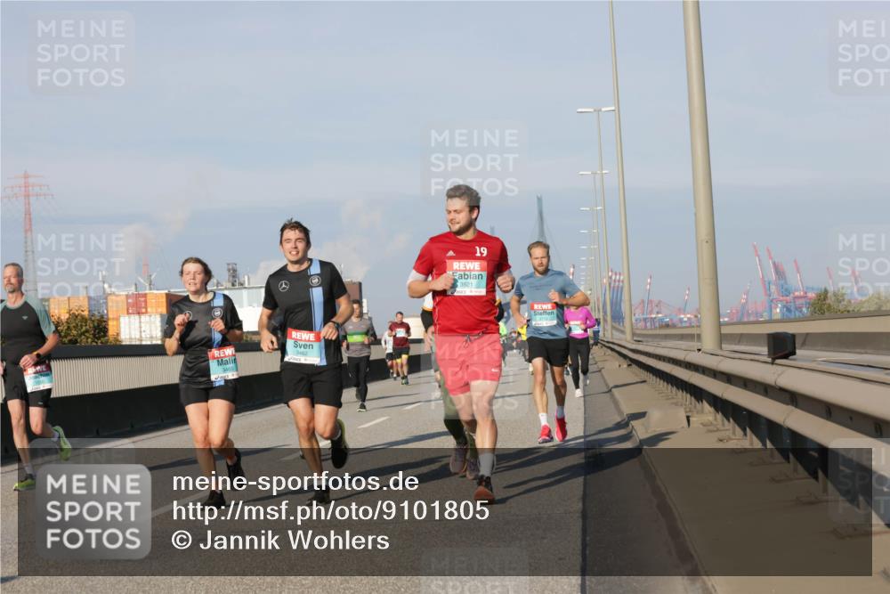 03.10.2025 - Köhlbrandbrückenlauf Jannik Wohlers http://msf.ph/oto/9101805 03.10.2025 09:49:13 Position 3 3465, 3462, 19, 3521 meine-sportfotos.de