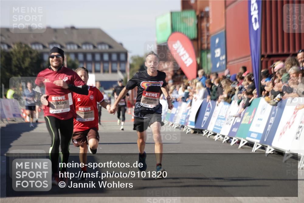 03.10.2025 - Köhlbrandbrückenlauf Jannik Wohlers http://msf.ph/oto/9101820 03.10.2025 12:57:18 Ziel 4080, 4150, 4186, 4251, 5699, 5898, 5926, 6015, 6629, 6819 meine-sportfotos.de