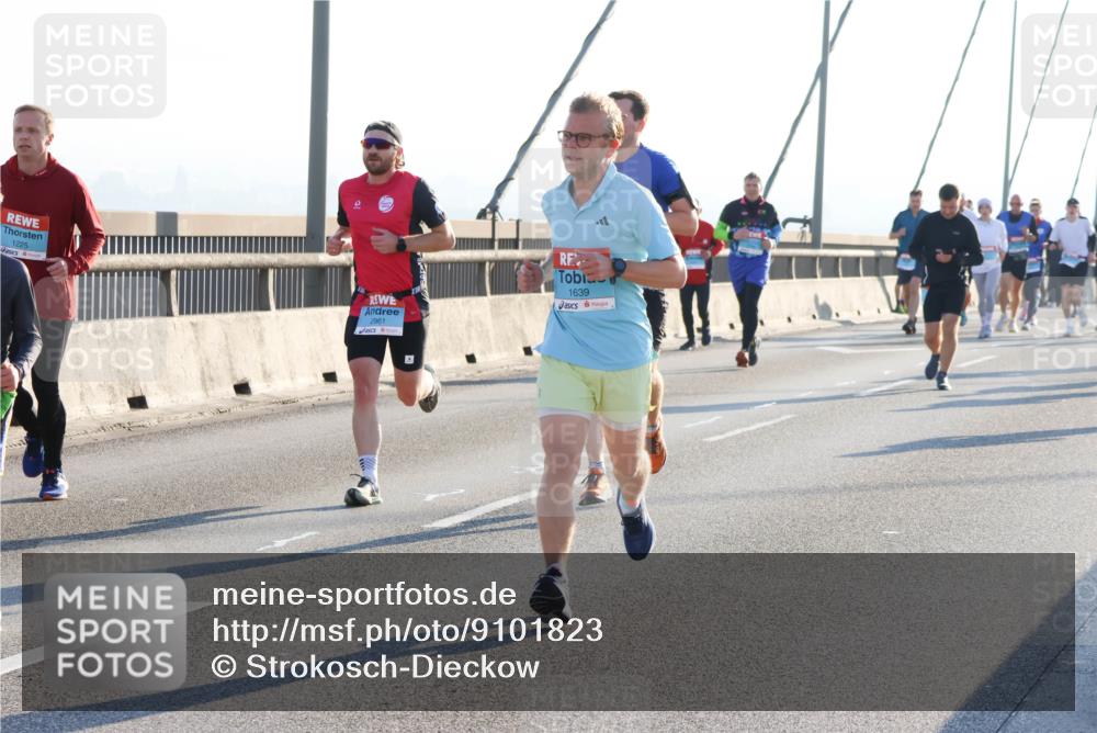 03.10.2025 - Köhlbrandbrückenlauf Strokosch-Dieckow http://msf.ph/oto/9101823 03.10.2025 09:22:13 Position 1 1225, 2961, 1639 meine-sportfotos.de