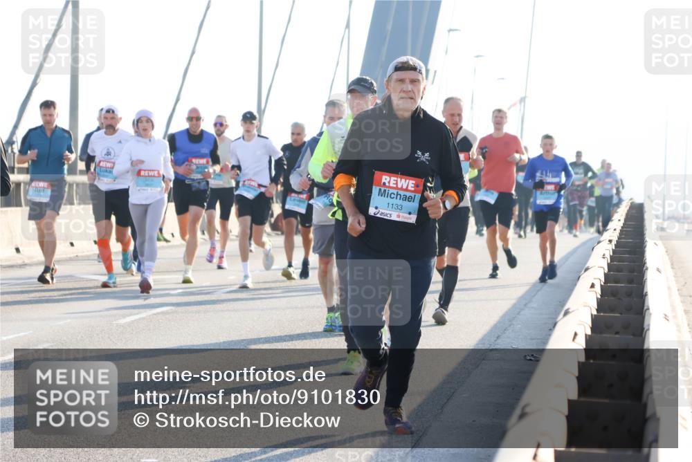 03.10.2025 - Köhlbrandbrückenlauf Strokosch-Dieckow http://msf.ph/oto/9101830 03.10.2025 09:22:15 Position 1 1133 meine-sportfotos.de
