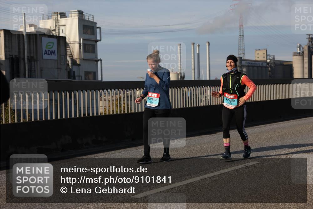 03.10.2025 - Köhlbrandbrückenlauf Lena Gebhardt http://msf.ph/oto/9101841 03.10.2025 10:11:44 Position 2 2780 meine-sportfotos.de