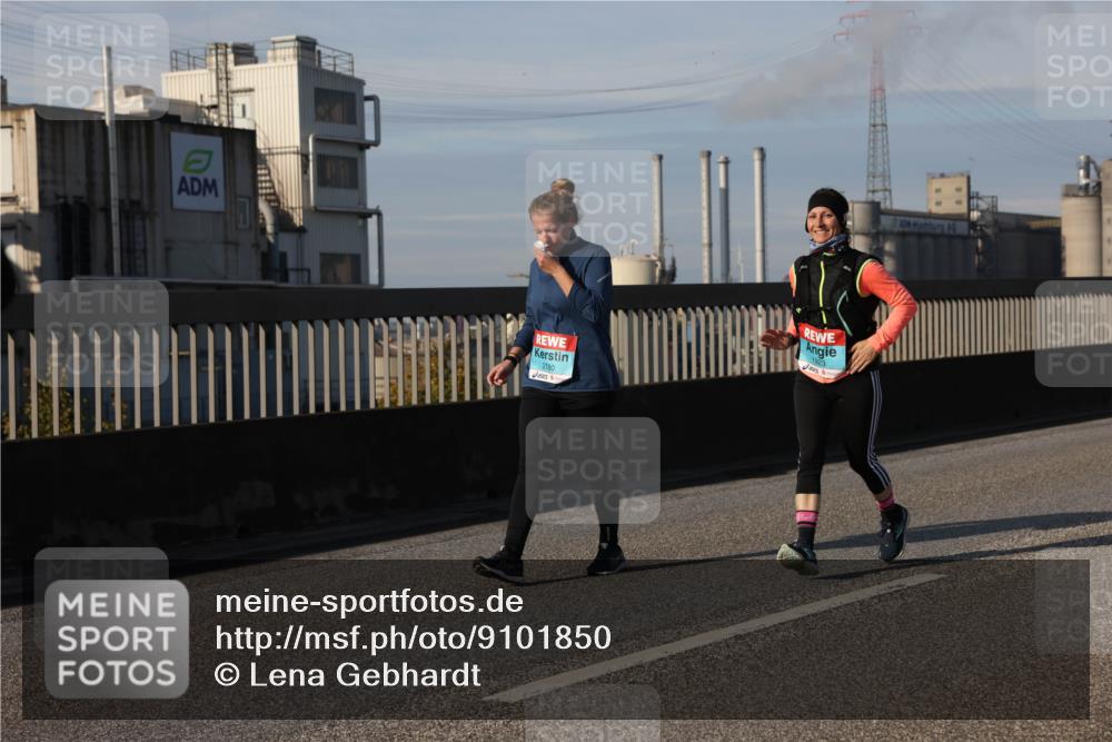03.10.2025 - Köhlbrandbrückenlauf Lena Gebhardt http://msf.ph/oto/9101850 03.10.2025 10:11:44 Position 2 2780, 1923 meine-sportfotos.de