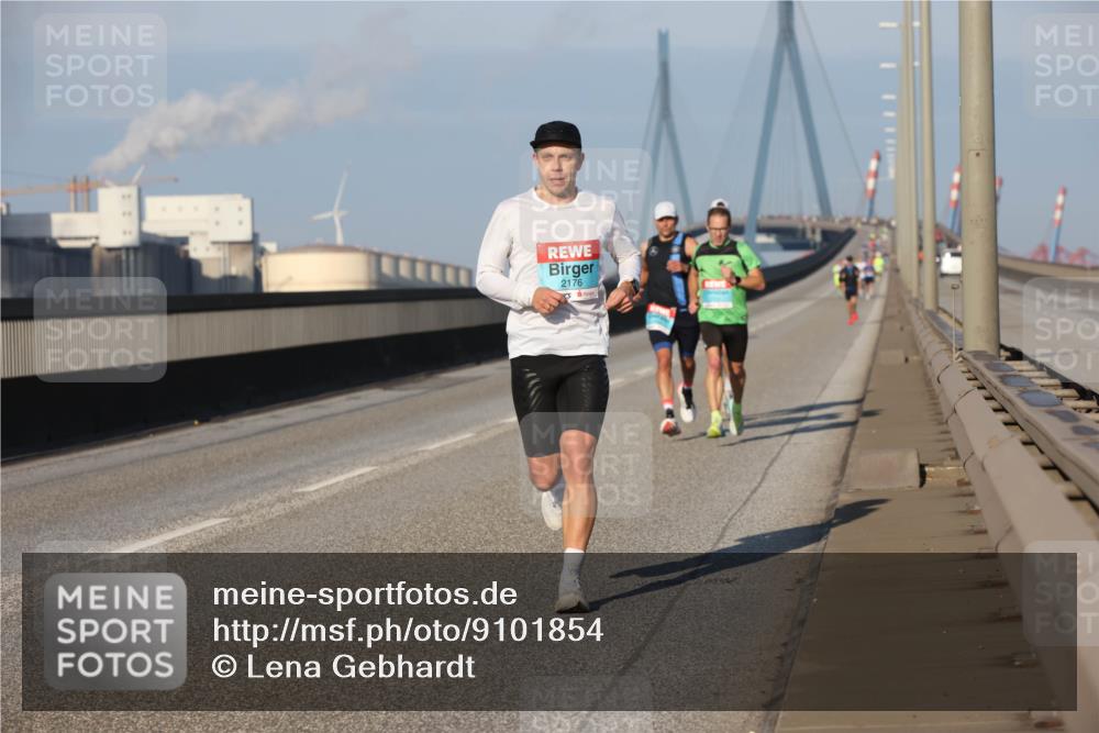 03.10.2025 - Köhlbrandbrückenlauf Lena Gebhardt http://msf.ph/oto/9101854 03.10.2025 09:37:05 Position 2 2176 meine-sportfotos.de
