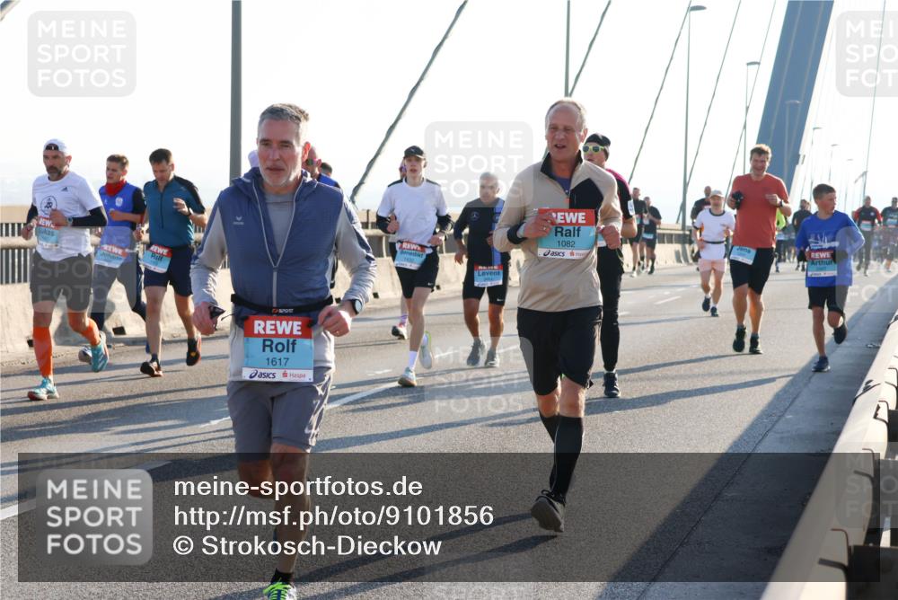 03.10.2025 - Köhlbrandbrückenlauf Strokosch-Dieckow http://msf.ph/oto/9101856 03.10.2025 09:22:21 Position 1 1617, 1082 meine-sportfotos.de