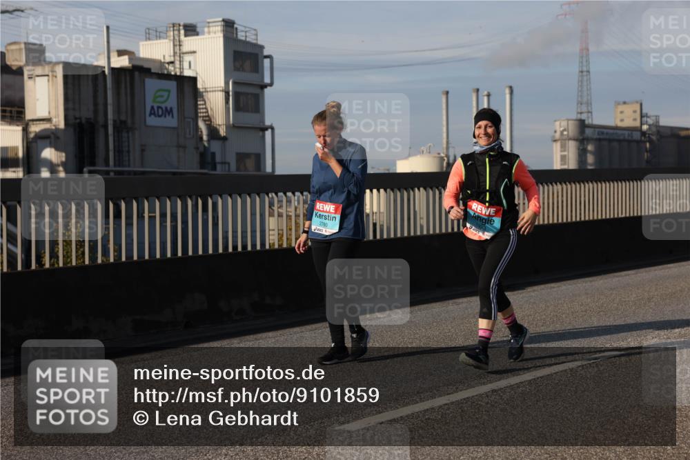 03.10.2025 - Köhlbrandbrückenlauf Lena Gebhardt http://msf.ph/oto/9101859 03.10.2025 10:11:44 Position 2 2780 meine-sportfotos.de