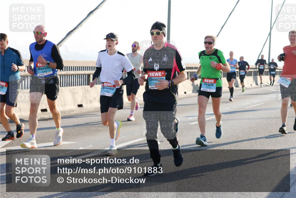 03.10.2025 - Köhlbrandbrückenlauf Strokosch-Dieckow http://msf.ph/oto/9101883 03.10.2025 09:22:23 Position 1 3593, 1432, 110, 2710, 1231 meine-sportfotos.de