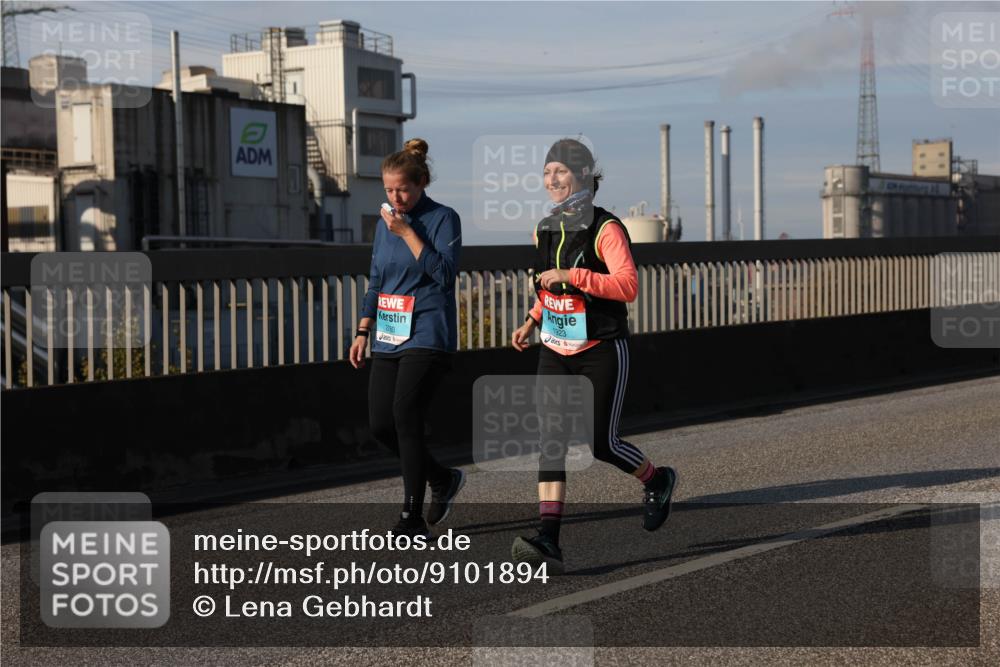 03.10.2025 - Köhlbrandbrückenlauf Lena Gebhardt http://msf.ph/oto/9101894 03.10.2025 10:11:45 Position 2 1923, 2780 meine-sportfotos.de
