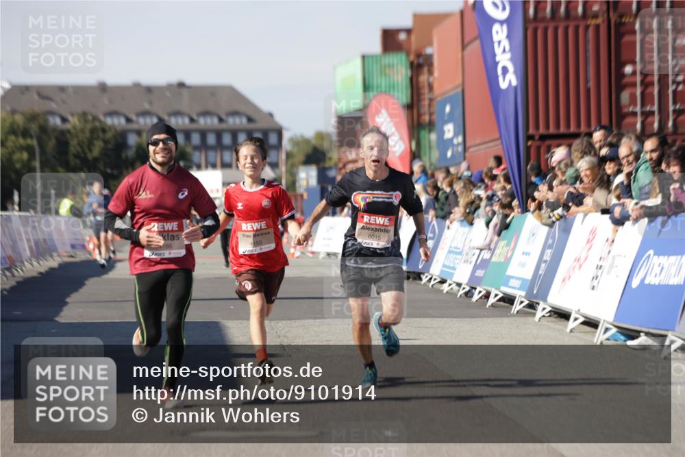 03.10.2025 - Köhlbrandbrückenlauf Jannik Wohlers http://msf.ph/oto/9101914 03.10.2025 12:57:19 Ziel 4080, 4150, 4186, 4251, 5699, 5926, 6015, 6629, 6819 meine-sportfotos.de