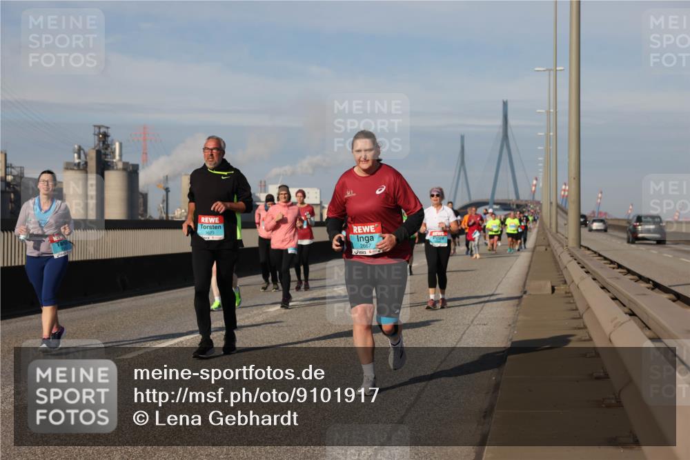 03.10.2025 - Köhlbrandbrückenlauf Lena Gebhardt http://msf.ph/oto/9101917 03.10.2025 10:11:47 Position 2 3673, 2667 meine-sportfotos.de