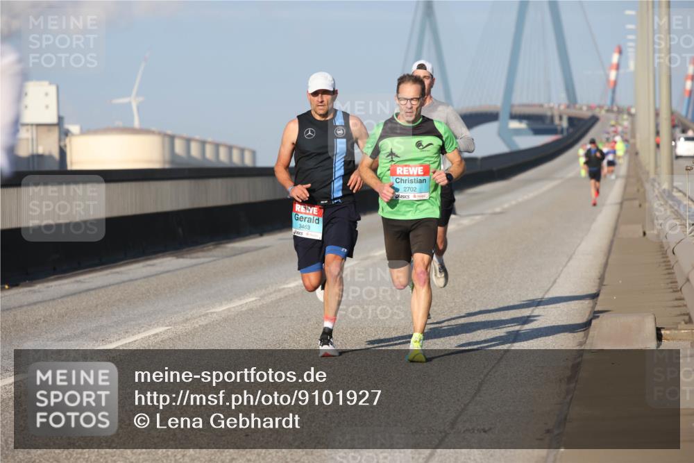 03.10.2025 - Köhlbrandbrückenlauf Lena Gebhardt http://msf.ph/oto/9101927 03.10.2025 09:37:06 Position 2 3463, 2702 meine-sportfotos.de