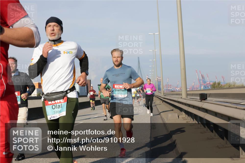 03.10.2025 - Köhlbrandbrückenlauf Jannik Wohlers http://msf.ph/oto/9101928 03.10.2025 09:49:16 Position 3 3344, 3710 meine-sportfotos.de