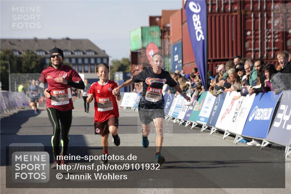 03.10.2025 - Köhlbrandbrückenlauf Jannik Wohlers http://msf.ph/oto/9101932 03.10.2025 12:57:19 Ziel 4080, 4150, 4186, 4251, 5699, 5926, 6015, 6629, 6819 meine-sportfotos.de