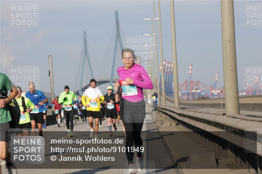03.10.2025 - Köhlbrandbrückenlauf Jannik Wohlers http://msf.ph/oto/9101949 03.10.2025 09:49:17 Position 3 3766 meine-sportfotos.de