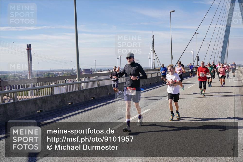 03.10.2025 - Köhlbrandbrückenlauf Michael Burmester http://msf.ph/oto/9101957 03.10.2025 12:47:10 Position 2  meine-sportfotos.de
