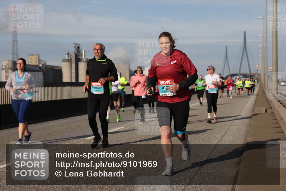 03.10.2025 - Köhlbrandbrückenlauf Lena Gebhardt http://msf.ph/oto/9101969 03.10.2025 10:11:48 Position 2 3673, 2667 meine-sportfotos.de