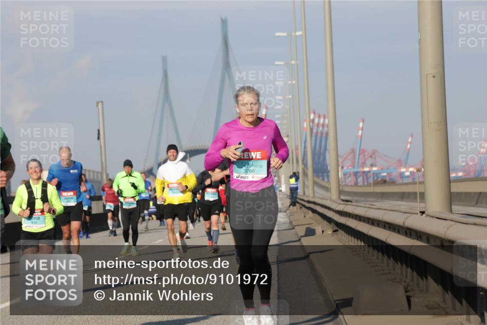 03.10.2025 - Köhlbrandbrückenlauf Jannik Wohlers http://msf.ph/oto/9101972 03.10.2025 09:49:17 Position 3 3766 meine-sportfotos.de