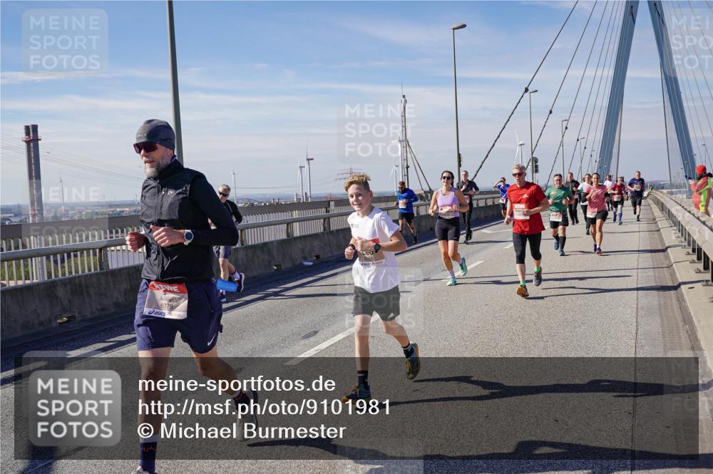 03.10.2025 - Köhlbrandbrückenlauf Michael Burmester http://msf.ph/oto/9101981 03.10.2025 12:47:11 Position 2 6779 meine-sportfotos.de