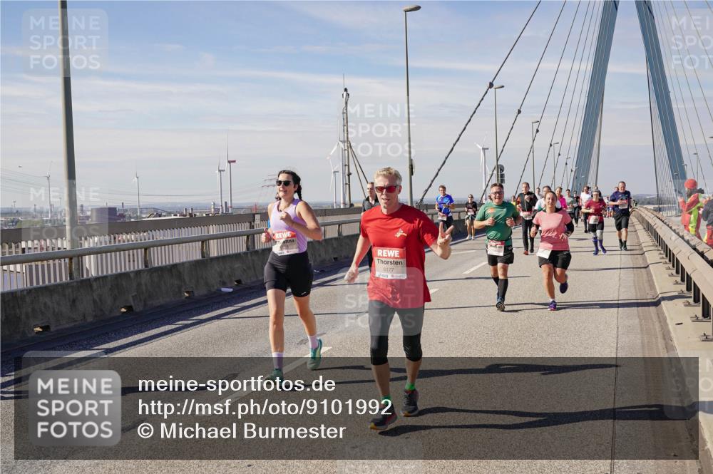 03.10.2025 - Köhlbrandbrückenlauf Michael Burmester http://msf.ph/oto/9101992 03.10.2025 12:47:13 Position 2 6177 meine-sportfotos.de