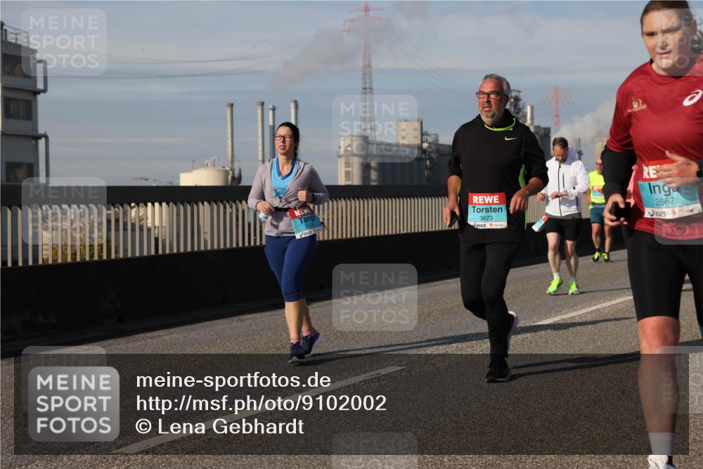 03.10.2025 - Köhlbrandbrückenlauf Lena Gebhardt http://msf.ph/oto/9102002 03.10.2025 10:11:48 Position 2 3673, 2667 meine-sportfotos.de