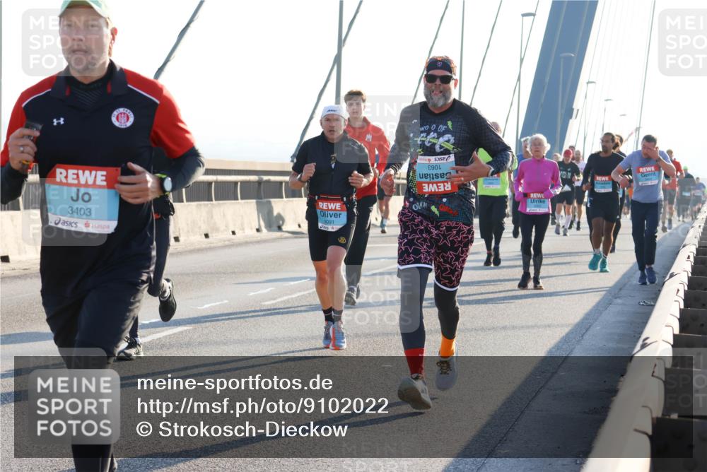 03.10.2025 - Köhlbrandbrückenlauf Strokosch-Dieckow http://msf.ph/oto/9102022 03.10.2025 09:22:34 Position 1 3403, 8901, 3091 meine-sportfotos.de