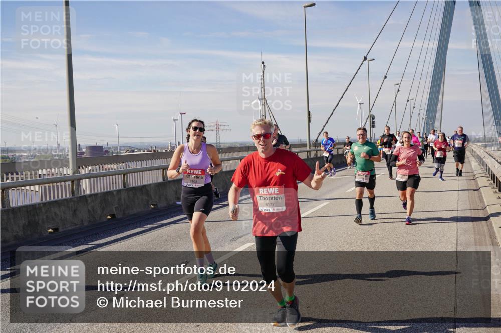 03.10.2025 - Köhlbrandbrückenlauf Michael Burmester http://msf.ph/oto/9102024 03.10.2025 12:47:13 Position 2 5103, 6177 meine-sportfotos.de
