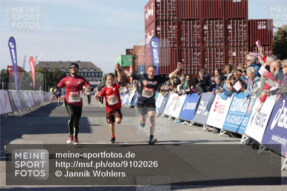 03.10.2025 - Köhlbrandbrückenlauf Jannik Wohlers http://msf.ph/oto/9102026 03.10.2025 12:57:19 Ziel 4080, 4150, 4186, 4251, 5699, 5926, 6015, 6629, 6819 meine-sportfotos.de