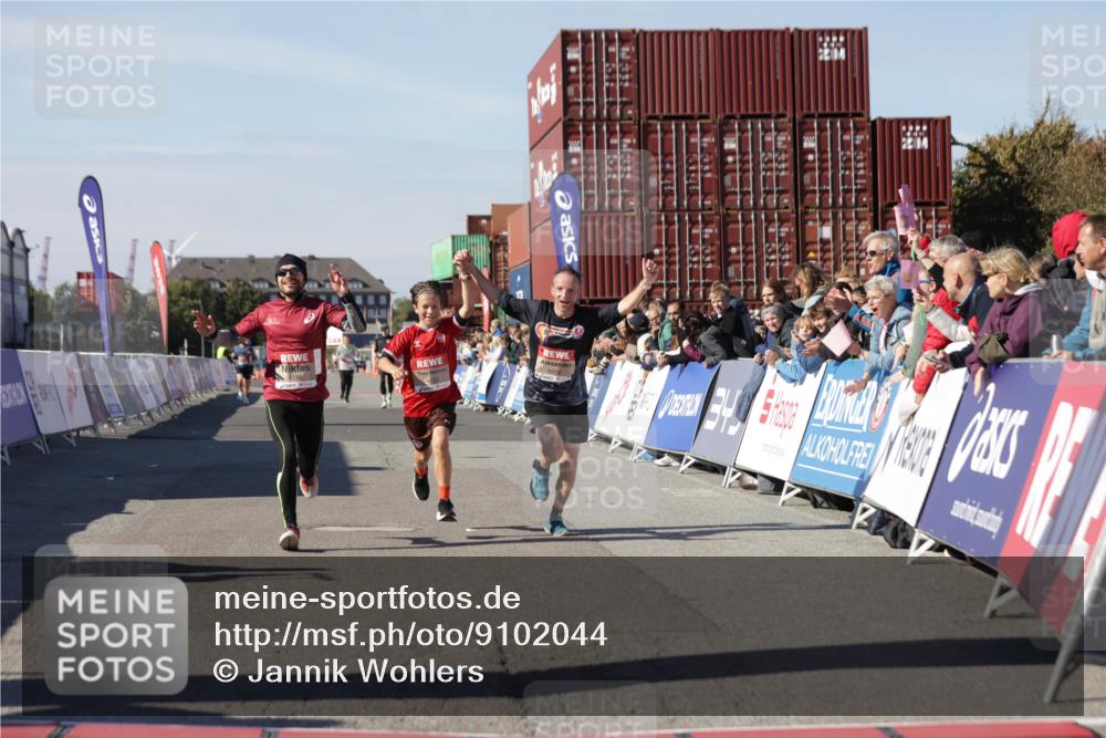 03.10.2025 - Köhlbrandbrückenlauf Jannik Wohlers http://msf.ph/oto/9102044 03.10.2025 12:57:20 Ziel 4150, 4186, 4251, 5699, 5926, 6015, 6629, 6819 meine-sportfotos.de