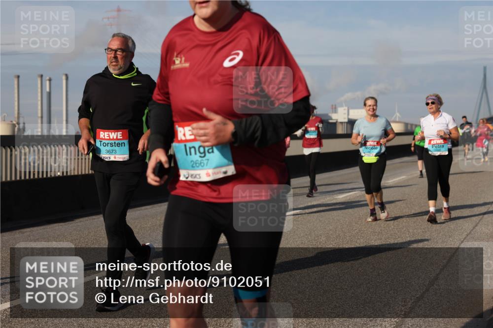 03.10.2025 - Köhlbrandbrückenlauf Lena Gebhardt http://msf.ph/oto/9102051 03.10.2025 10:11:49 Position 2 3673, 2667 meine-sportfotos.de