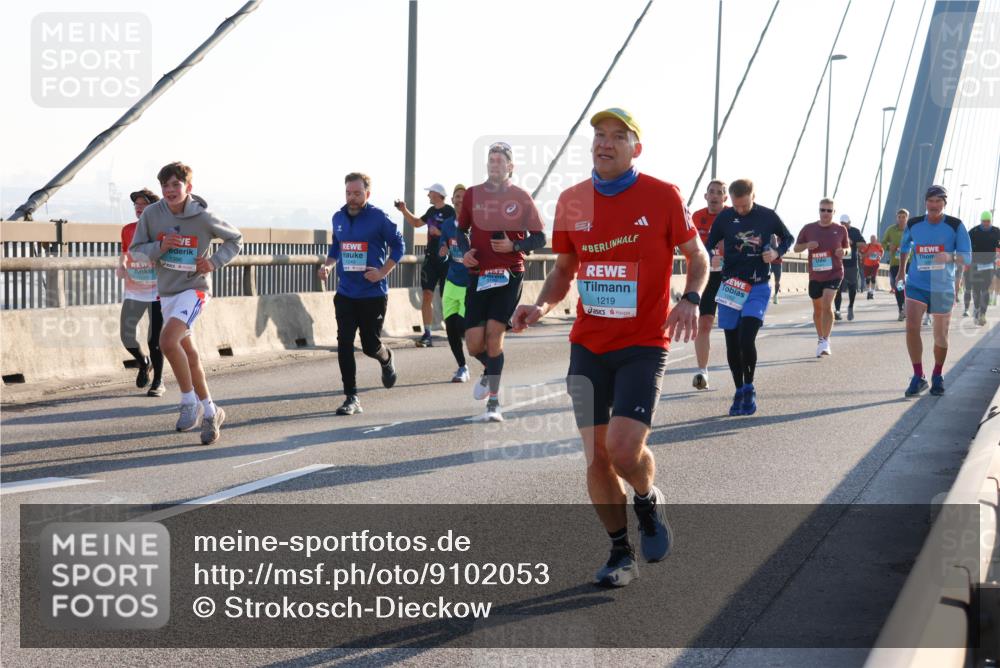 03.10.2025 - Köhlbrandbrückenlauf Strokosch-Dieckow http://msf.ph/oto/9102053 03.10.2025 09:22:48 Position 1 1396, 1219 meine-sportfotos.de