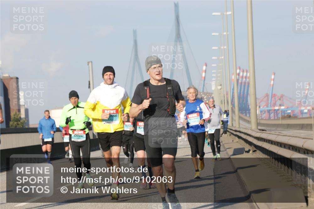 03.10.2025 - Köhlbrandbrückenlauf Jannik Wohlers http://msf.ph/oto/9102063 03.10.2025 09:49:21 Position 3 1091, 1702, 13, 1025 meine-sportfotos.de