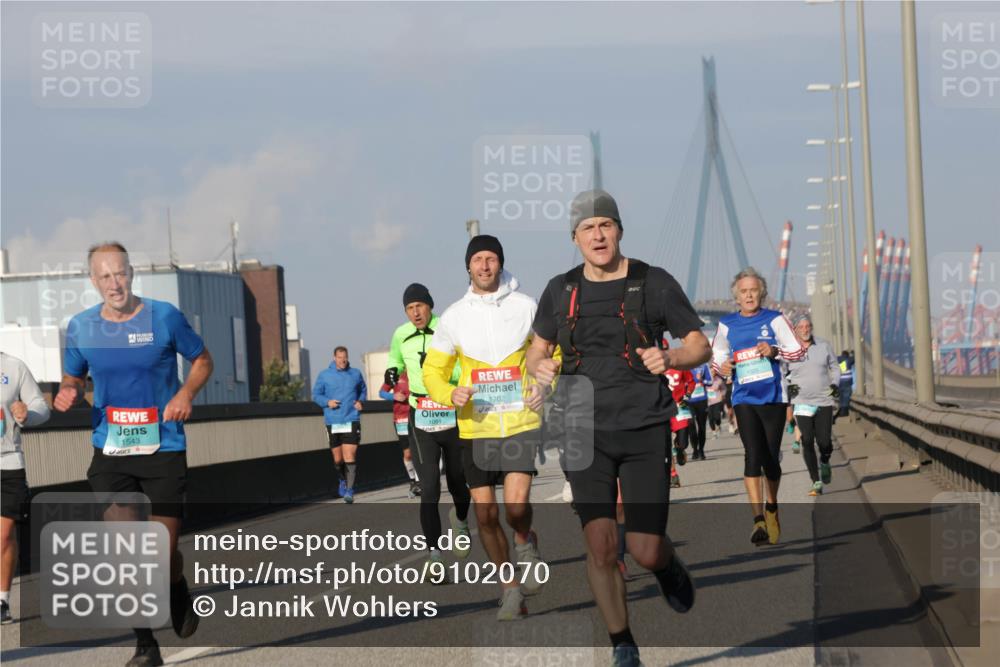 03.10.2025 - Köhlbrandbrückenlauf Jannik Wohlers http://msf.ph/oto/9102070 03.10.2025 09:49:22 Position 3 1543, 1091, 1702, 1025 meine-sportfotos.de