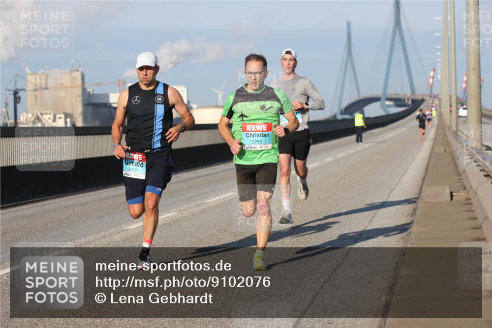 03.10.2025 - Köhlbrandbrückenlauf Lena Gebhardt http://msf.ph/oto/9102076 03.10.2025 09:37:08 Position 2 3463, 2702 meine-sportfotos.de