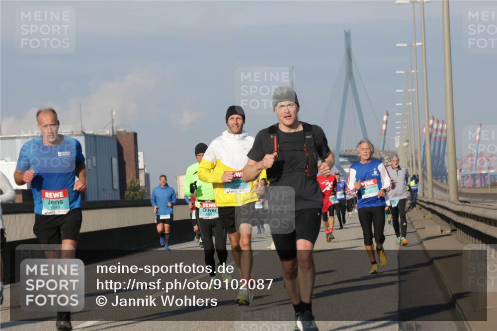 03.10.2025 - Köhlbrandbrückenlauf Jannik Wohlers http://msf.ph/oto/9102087 03.10.2025 09:49:22 Position 3 1543, 1091, 1702 meine-sportfotos.de