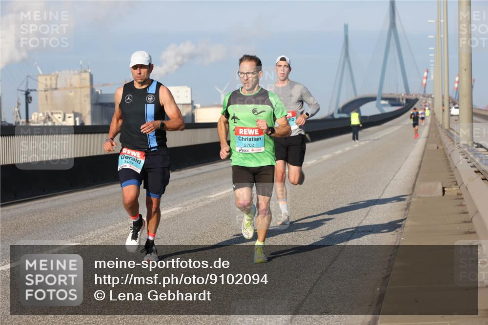 03.10.2025 - Köhlbrandbrückenlauf Lena Gebhardt http://msf.ph/oto/9102094 03.10.2025 09:37:08 Position 2 3463, 2702 meine-sportfotos.de