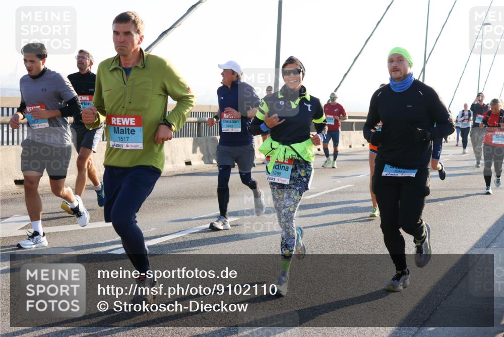 03.10.2025 - Köhlbrandbrückenlauf Strokosch-Dieckow http://msf.ph/oto/9102110 03.10.2025 09:22:56 Position 1 1517, 2843, 1398, 2940 meine-sportfotos.de