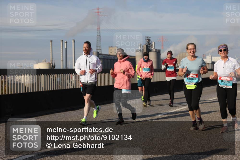 03.10.2025 - Köhlbrandbrückenlauf Lena Gebhardt http://msf.ph/oto/9102134 03.10.2025 10:11:50 Position 2 1546, 2894, 2895 meine-sportfotos.de