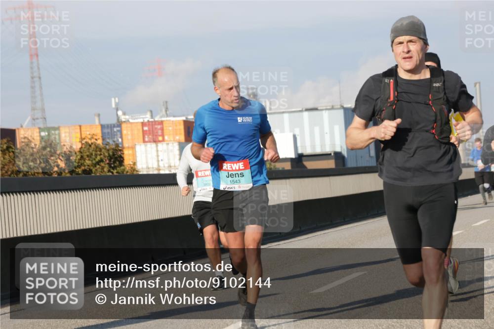 03.10.2025 - Köhlbrandbrückenlauf Jannik Wohlers http://msf.ph/oto/9102144 03.10.2025 09:49:24 Position 3 3802, 1543 meine-sportfotos.de