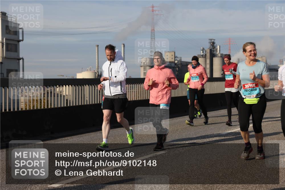 03.10.2025 - Köhlbrandbrückenlauf Lena Gebhardt http://msf.ph/oto/9102148 03.10.2025 10:11:51 Position 2 2894 meine-sportfotos.de