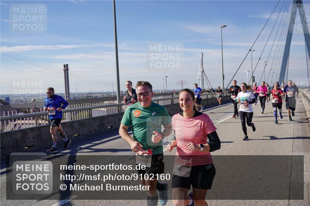 03.10.2025 - Köhlbrandbrückenlauf Michael Burmester http://msf.ph/oto/9102160 03.10.2025 12:47:16 Position 2 4392, 4391 meine-sportfotos.de