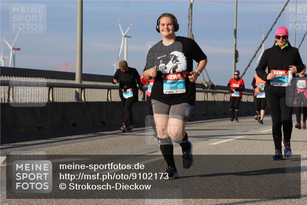 03.10.2025 - Köhlbrandbrückenlauf Strokosch-Dieckow http://msf.ph/oto/9102173 03.10.2025 10:08:24 Position 2 3370, 2394 meine-sportfotos.de