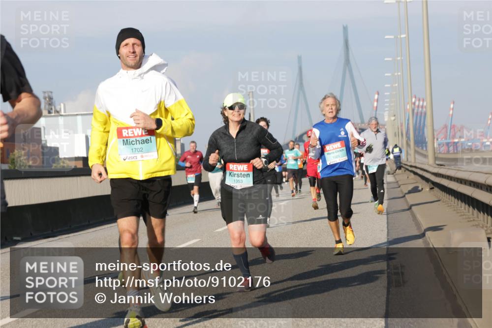 03.10.2025 - Köhlbrandbrückenlauf Jannik Wohlers http://msf.ph/oto/9102176 03.10.2025 09:49:25 Position 3 1702, 1353, 1025 meine-sportfotos.de