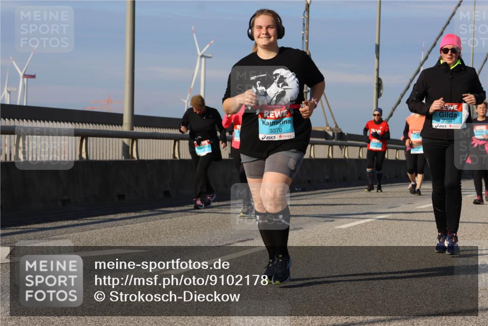 03.10.2025 - Köhlbrandbrückenlauf Strokosch-Dieckow http://msf.ph/oto/9102178 03.10.2025 10:08:24 Position 2 3370, 2394 meine-sportfotos.de