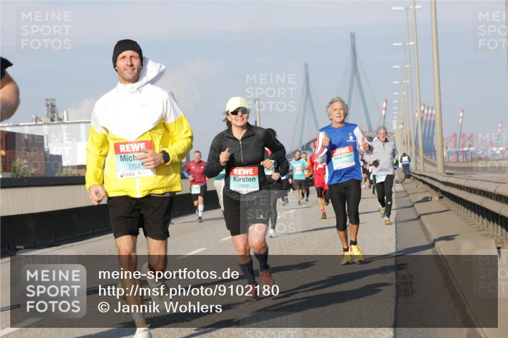 03.10.2025 - Köhlbrandbrückenlauf Jannik Wohlers http://msf.ph/oto/9102180 03.10.2025 09:49:25 Position 3 1702, 1353, 1025 meine-sportfotos.de