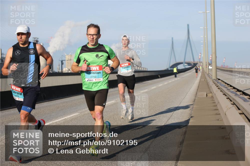 03.10.2025 - Köhlbrandbrückenlauf Lena Gebhardt http://msf.ph/oto/9102195 03.10.2025 09:37:10 Position 2 3463, 2702 meine-sportfotos.de