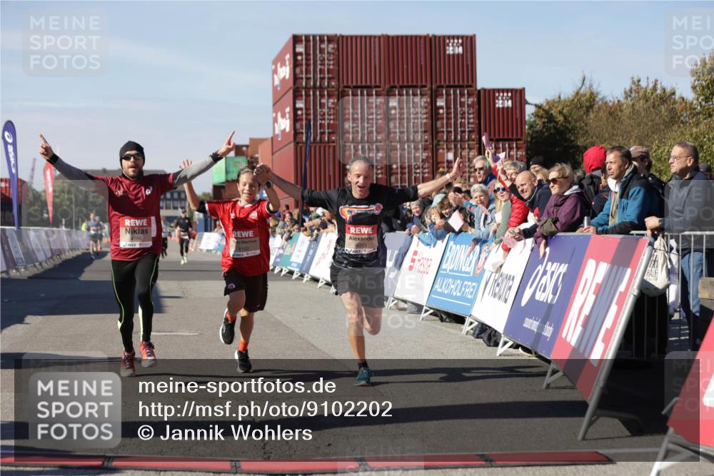 03.10.2025 - Köhlbrandbrückenlauf Jannik Wohlers http://msf.ph/oto/9102202 03.10.2025 12:57:21 Ziel 4150, 4186, 4251, 5699, 5926, 6015, 6629, 6819 meine-sportfotos.de