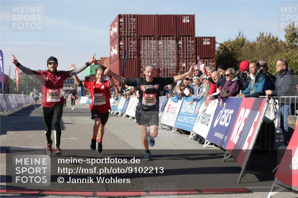 03.10.2025 - Köhlbrandbrückenlauf Jannik Wohlers http://msf.ph/oto/9102213 03.10.2025 12:57:21 Ziel 4150, 4186, 4251, 5699, 5926, 6015, 6629, 6819 meine-sportfotos.de
